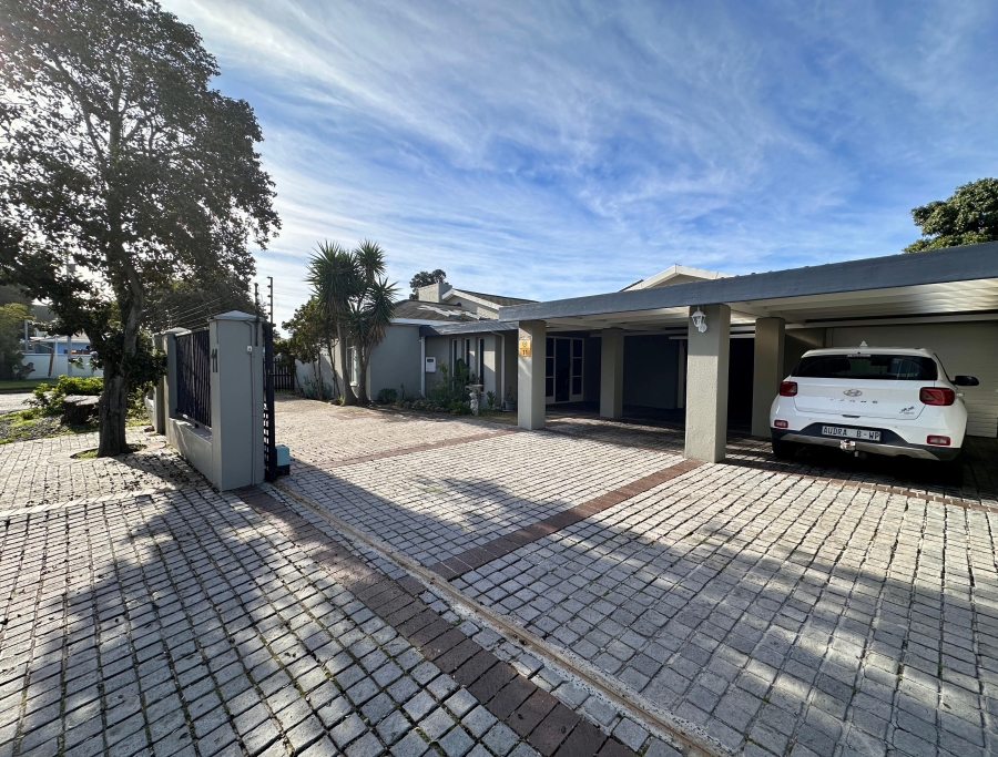 5 Bedroom Property for Sale in Milnerton Central Western Cape